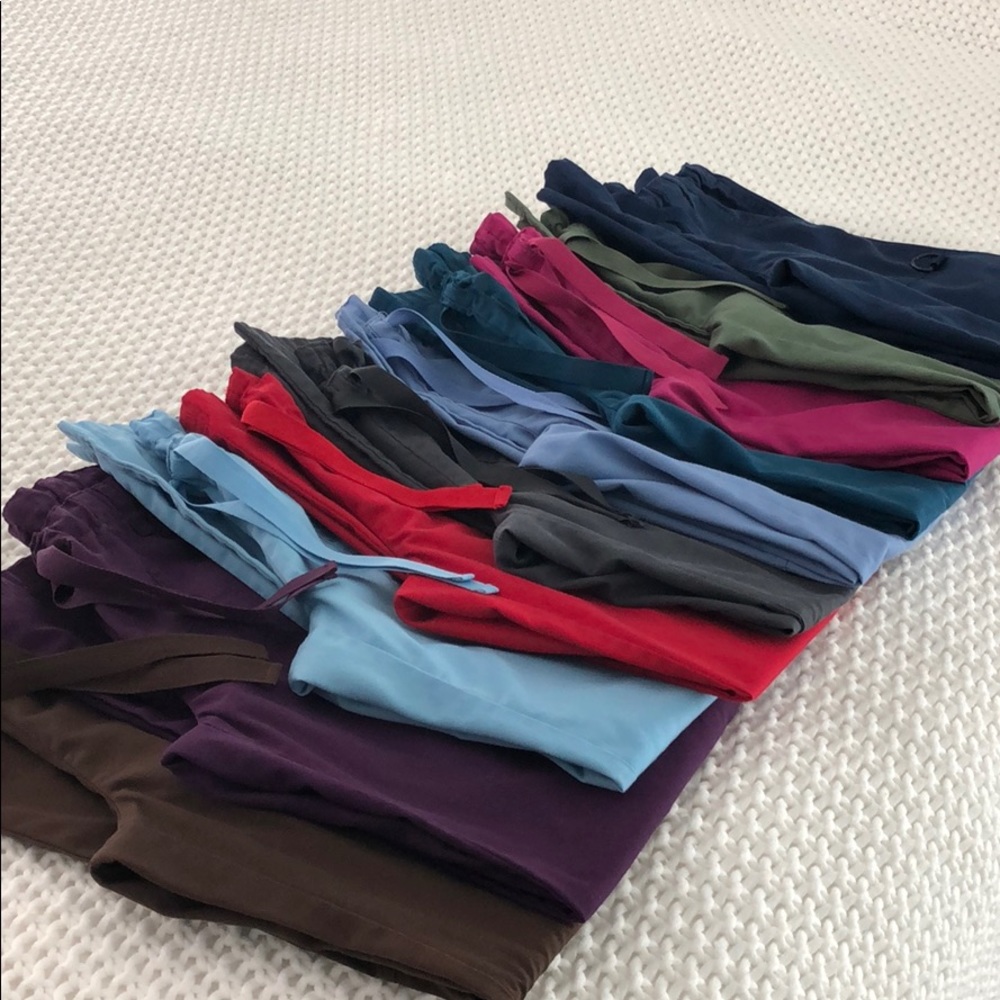 EUC 10 pairs of Cherokee women’s scrub pants